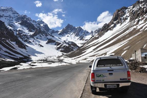 Chegando à fronteira entre Chile e Argentina no Paso Cristo Redentor, na estrada que liga Santiago a Mendoza